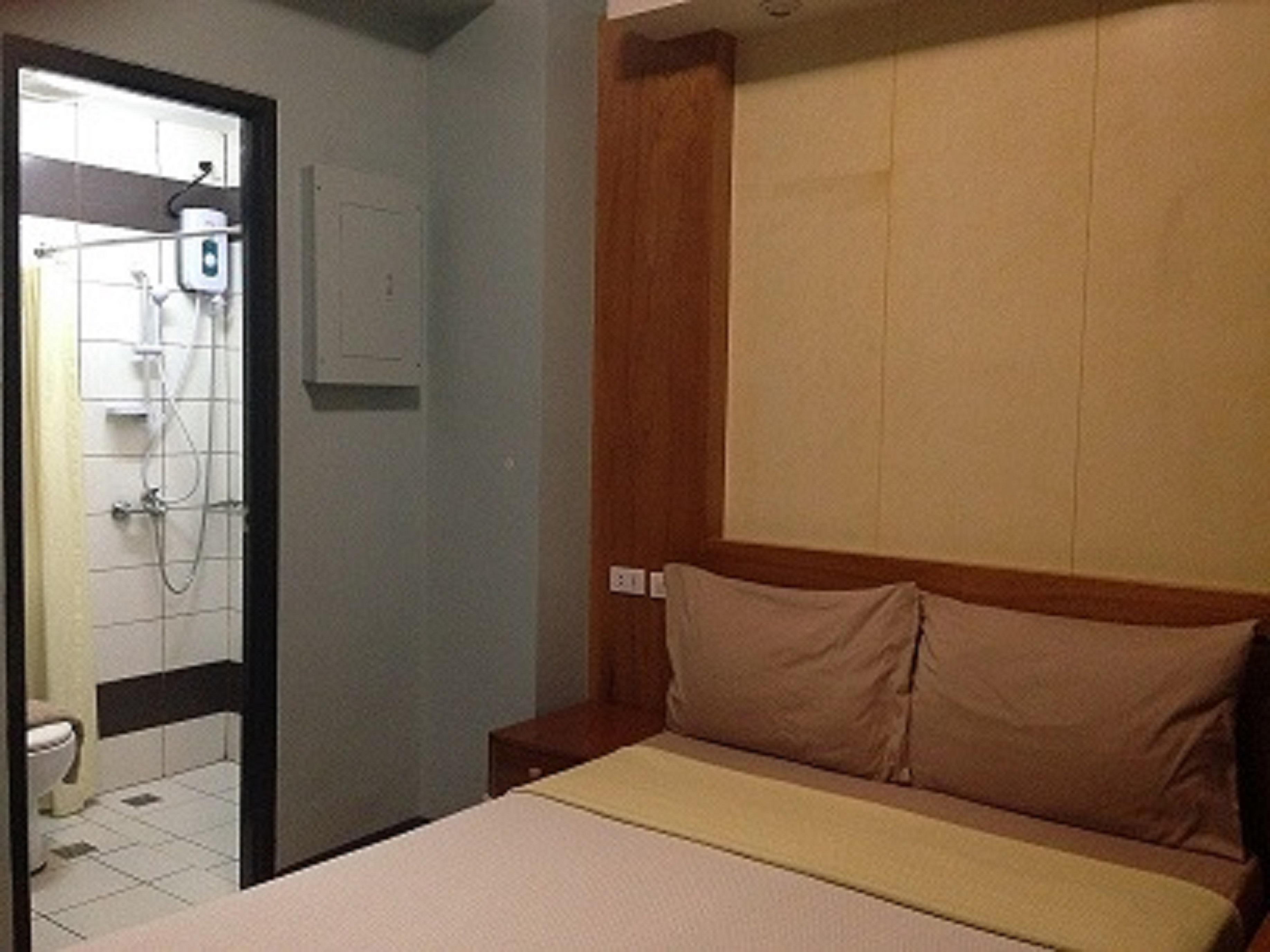 Leesons Residences Manila Exterior foto